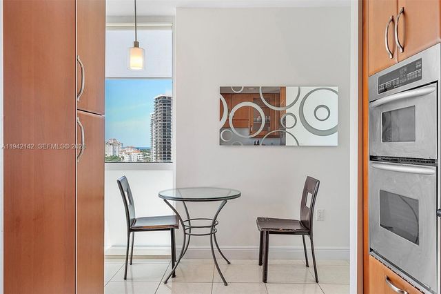 19400 Turnberry Way 1131, Aventura, FL 33180