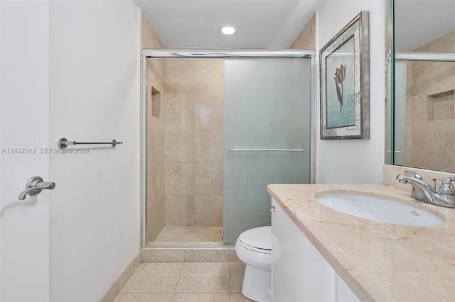 19400 Turnberry Way 1131, Aventura, FL 33180