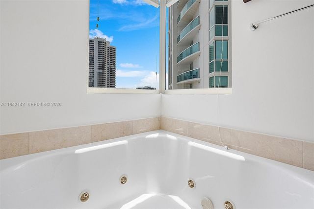 19400 Turnberry Way 1131, Aventura, FL 33180