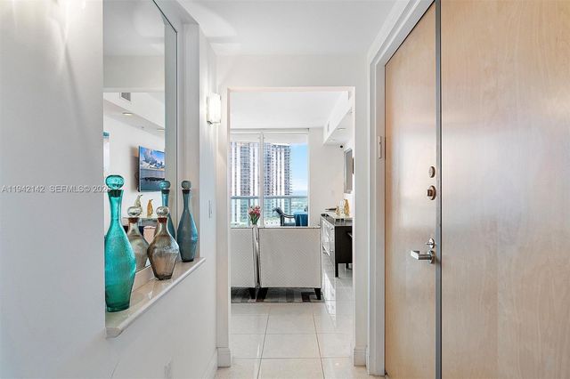 19400 Turnberry Way 1131, Aventura, FL 33180