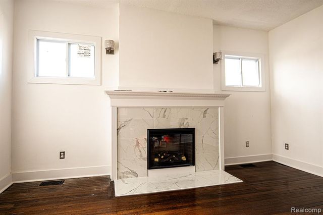 2552 N La Salle Gardens, Detroit, MI 48206