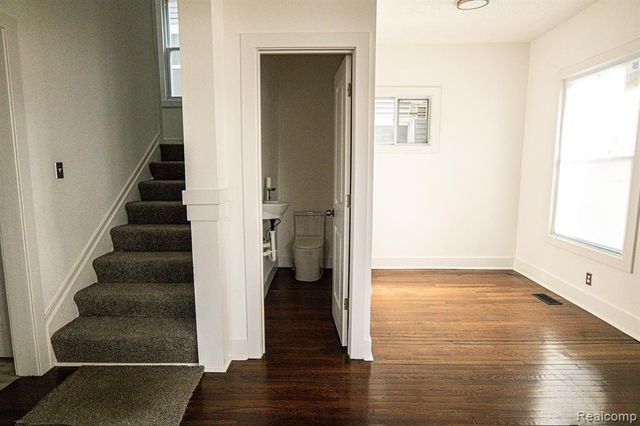 2552 N La Salle Gardens, Detroit, MI 48206