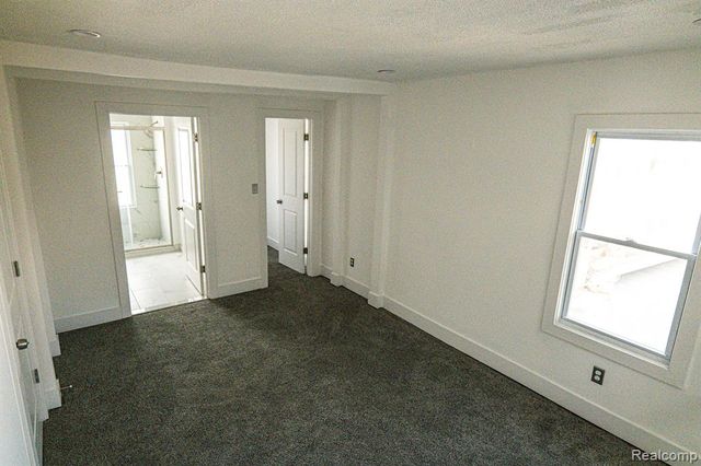 2552 N La Salle Gardens, Detroit, MI 48206