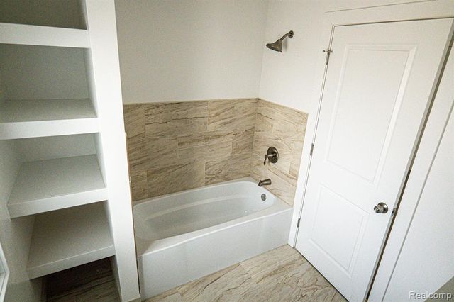 2552 N La Salle Gardens, Detroit, MI 48206