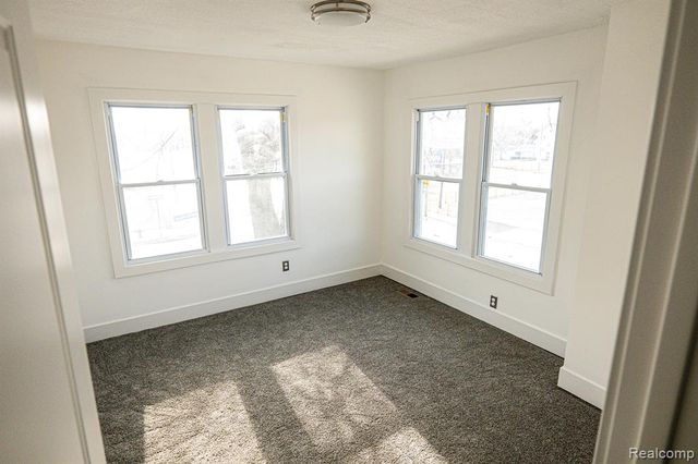 2552 N La Salle Gardens, Detroit, MI 48206