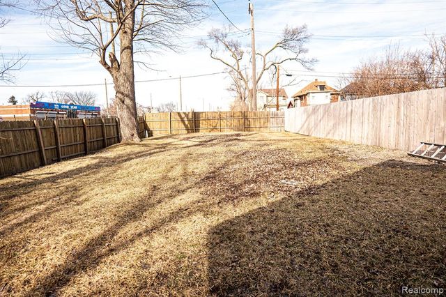 2552 N La Salle Gardens, Detroit, MI 48206