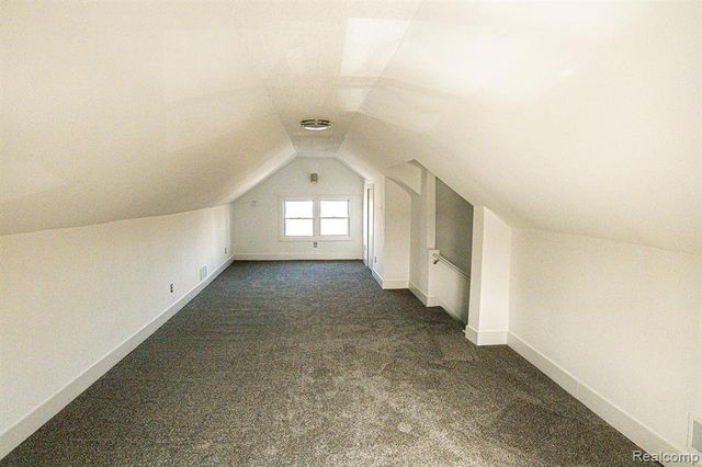 2552 N La Salle Gardens, Detroit, MI 48206