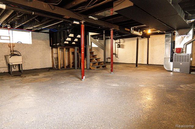 2552 N La Salle Gardens, Detroit, MI 48206