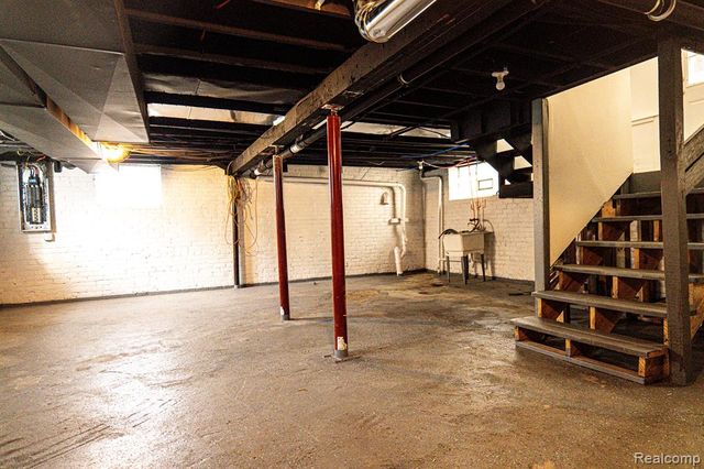 2552 N La Salle Gardens, Detroit, MI 48206