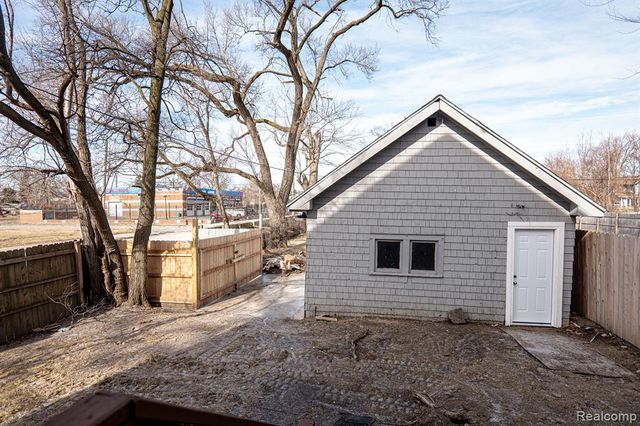 2552 N La Salle Gardens, Detroit, MI 48206