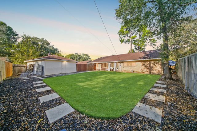 5919 Lattimer Drive, Houston, TX 77035