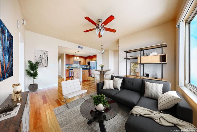 215 Center St Apt 1104, San Antonio, TX 78202