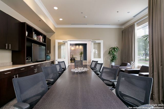 215 Center St Apt 1104, San Antonio, TX 78202