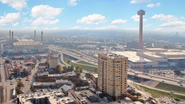 215 Center St Apt 1104, San Antonio, TX 78202