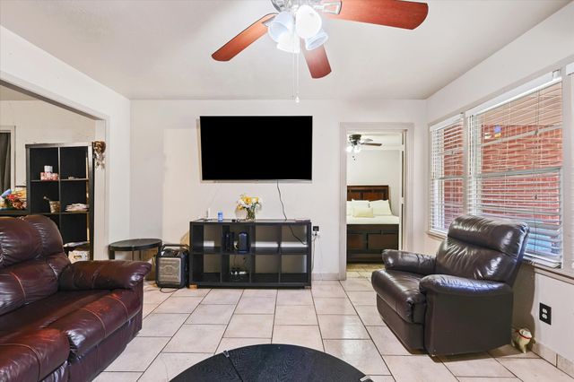 3404 Livingston Avenue, Fort Worth, TX 76110