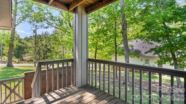 297 Mockingbird Lane, Mcadenville, NC 28081