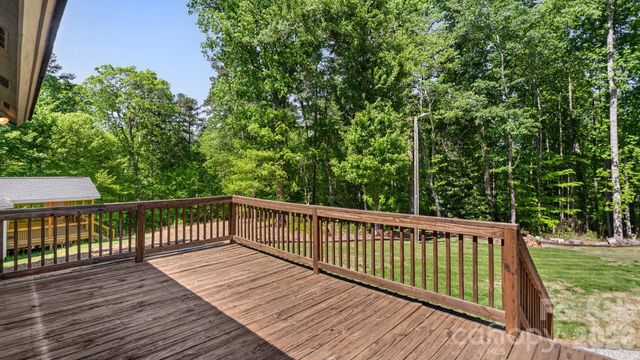 297 Mockingbird Lane, Mcadenville, NC 28081