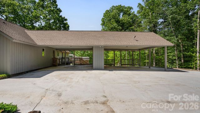 297 Mockingbird Lane, Mcadenville, NC 28081