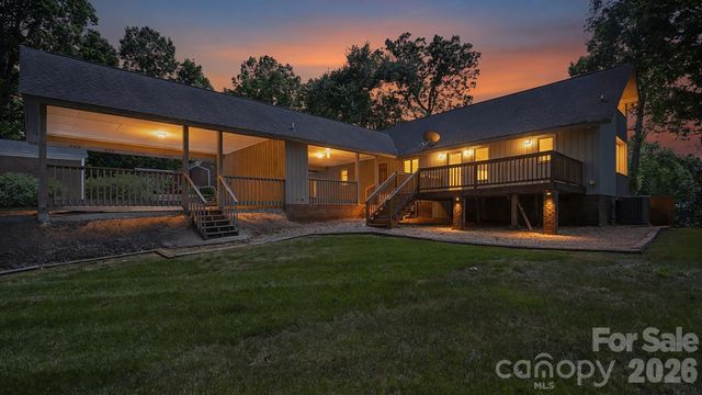 297 Mockingbird Lane, Mcadenville, NC 28081