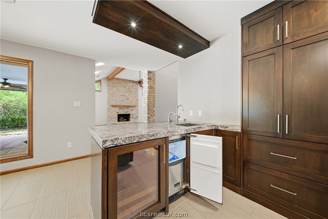 3004 Brothers Boulevard, College Station, TX 77845