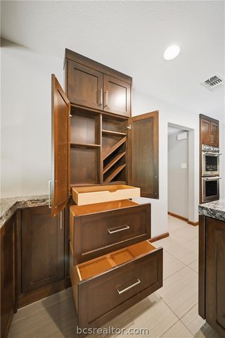 3004 Brothers Boulevard, College Station, TX 77845