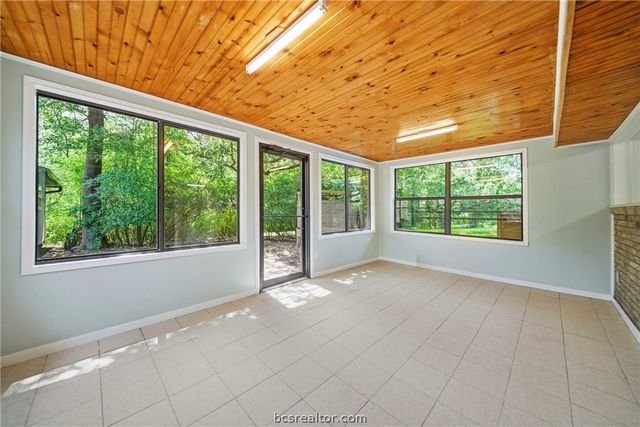 3004 Brothers Boulevard, College Station, TX 77845