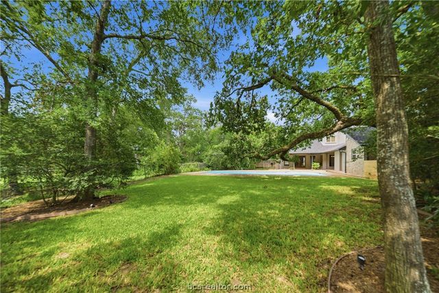 3004 Brothers Boulevard, College Station, TX 77845