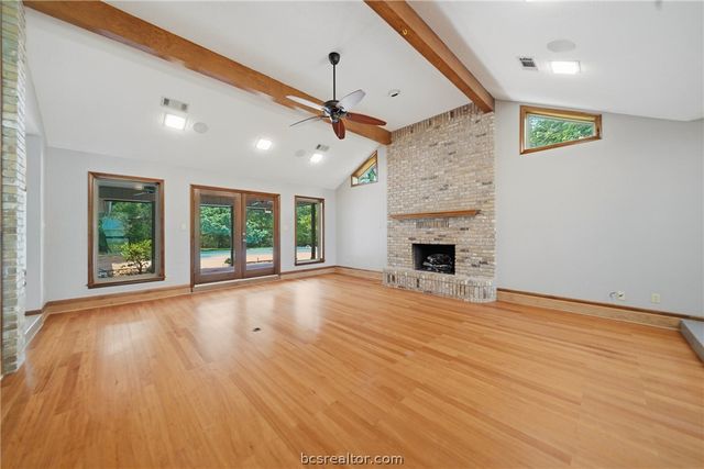 3004 Brothers Boulevard, College Station, TX 77845