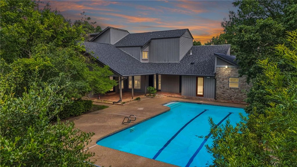 3004 Brothers Boulevard, College Station, TX 77845