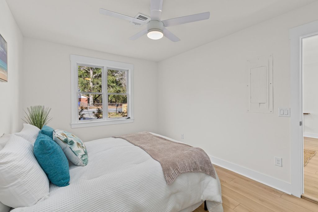 Image 11 of property listing at 1655 Brownswood Road, Johns Island, SC 29455