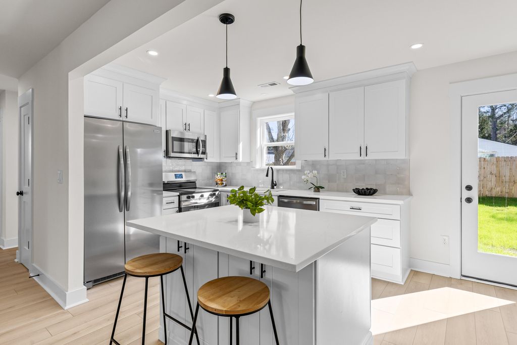 Image 6 of property listing at 1655 Brownswood Road, Johns Island, SC 29455