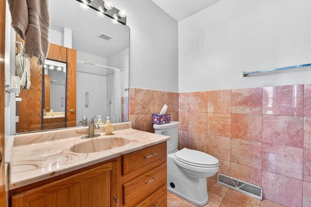 804 Fieldstone WAY, Watertown, WI 53094