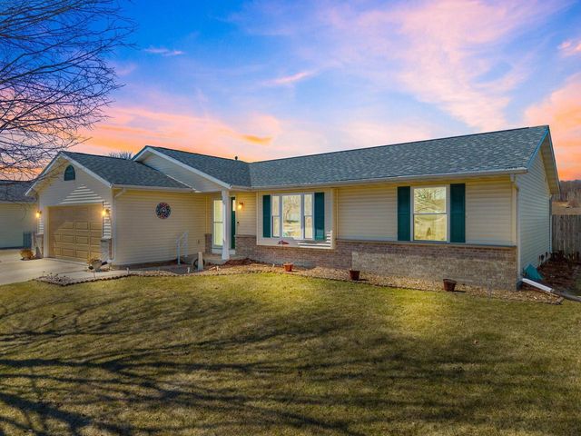 804 Fieldstone WAY, Watertown, WI 53094
