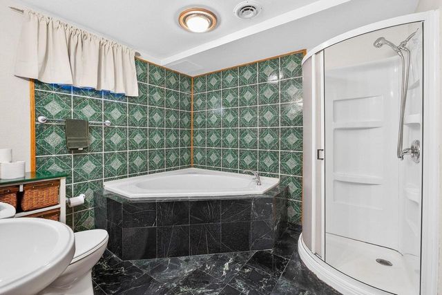 804 Fieldstone WAY, Watertown, WI 53094