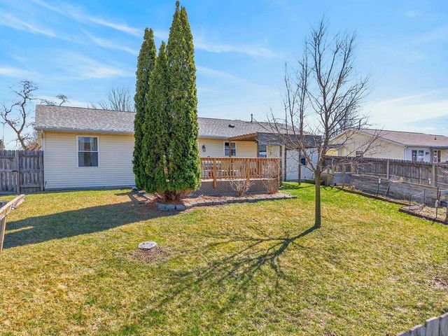 804 Fieldstone WAY, Watertown, WI 53094