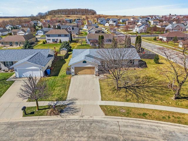 804 Fieldstone WAY, Watertown, WI 53094