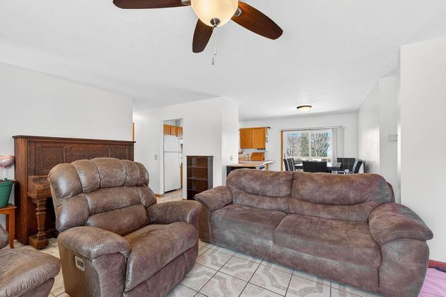 804 Fieldstone WAY, Watertown, WI 53094