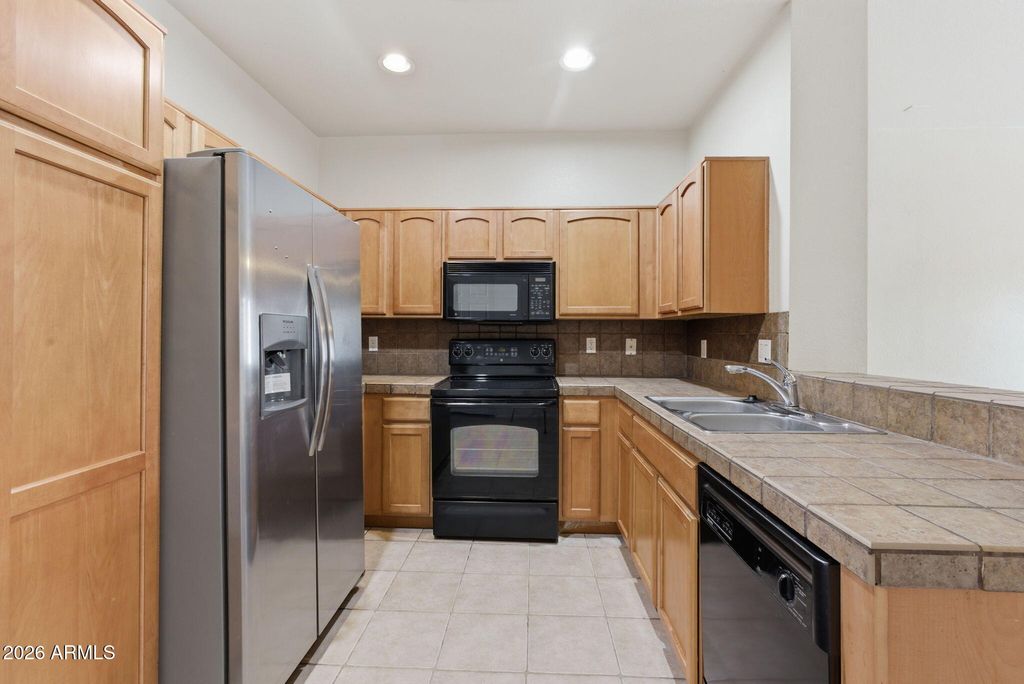 Image 9 of property listing at 1716 W CORTEZ Street 206, Phoenix, AZ 85029