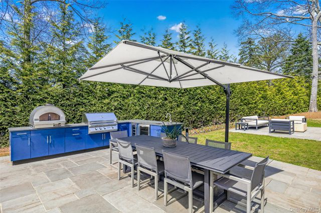 17 Bay View Road N, Southampton, NY 11968