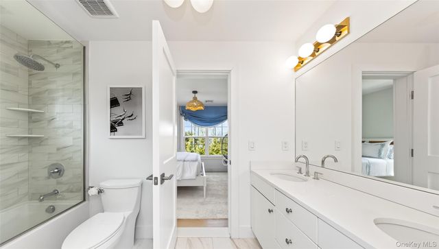 17 Bay View Road N, Southampton, NY 11968