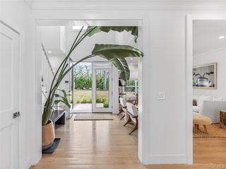 17 Bay View Road N, Southampton, NY 11968