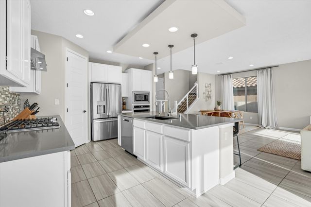 12016 Echo Valley Lane NW, Albuquerque, NM 87120