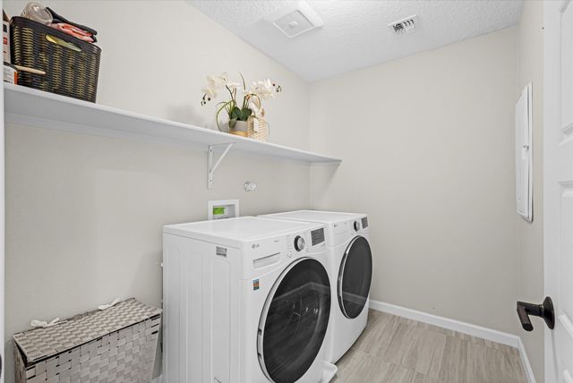 12016 Echo Valley Lane NW, Albuquerque, NM 87120