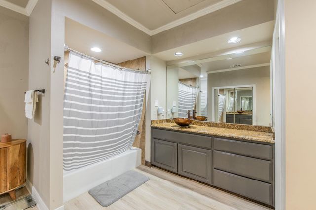1703 Clubhouse Hill DR, Spicewood, TX 78669