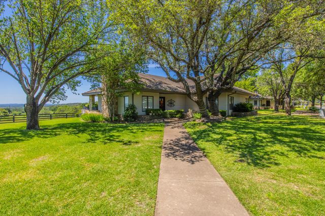 1703 Clubhouse Hill DR, Spicewood, TX 78669