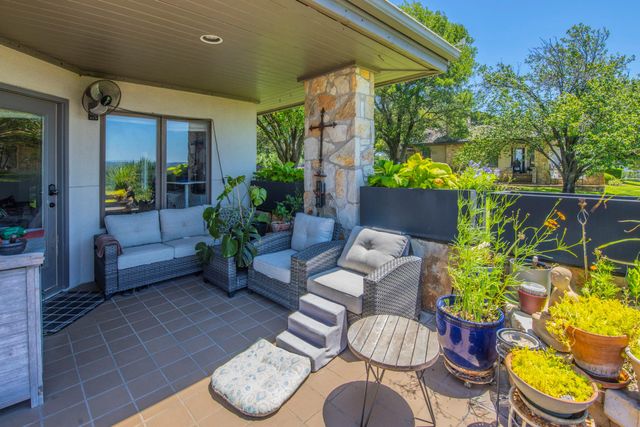 1703 Clubhouse Hill DR, Spicewood, TX 78669