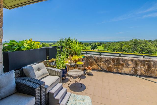 1703 Clubhouse Hill DR, Spicewood, TX 78669