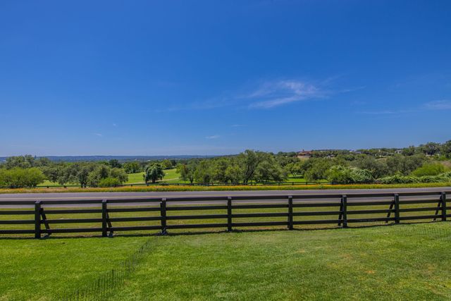 1703 Clubhouse Hill DR, Spicewood, TX 78669