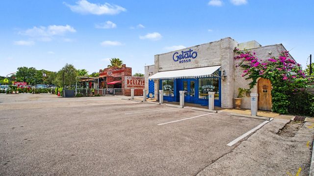 4600 Pin Oak Lane, Bellaire, TX 77401