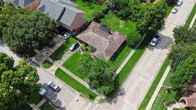 4600 Pin Oak Lane, Bellaire, TX 77401